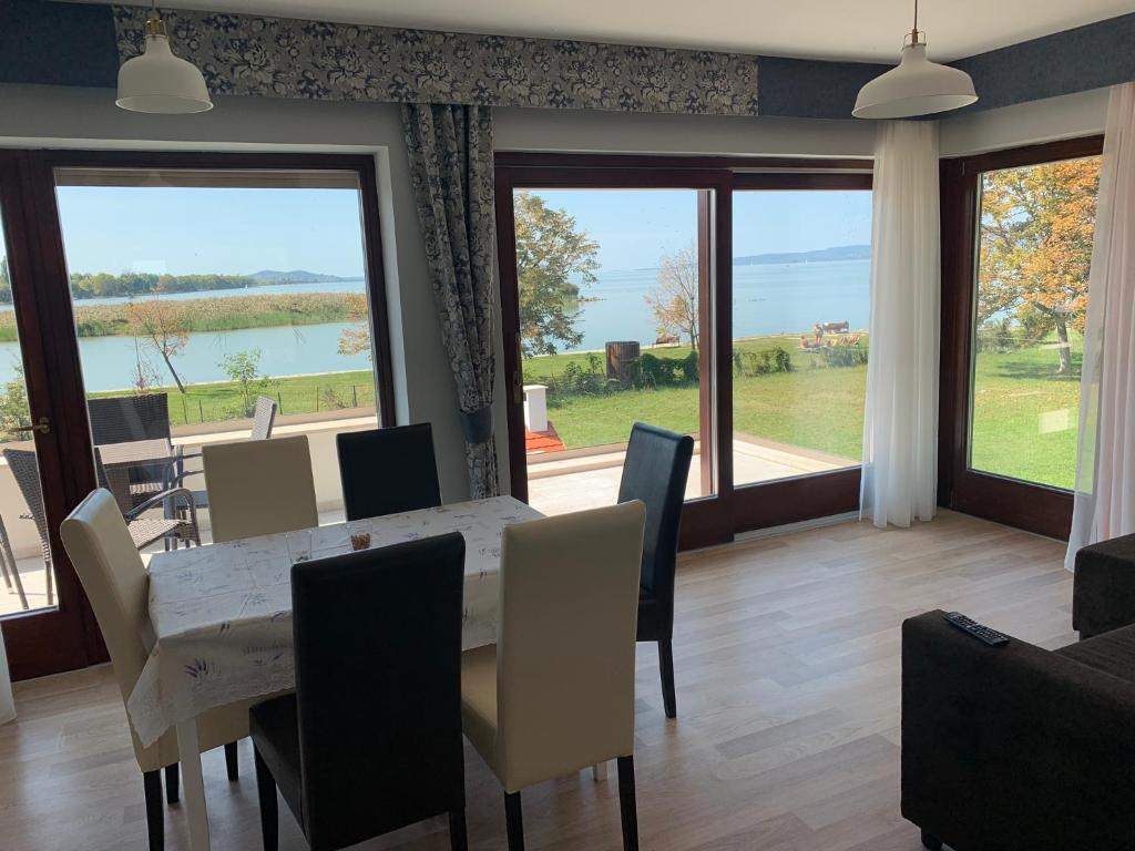 Balatonboglár - Golden Bridge Apartments - отзывы и видео