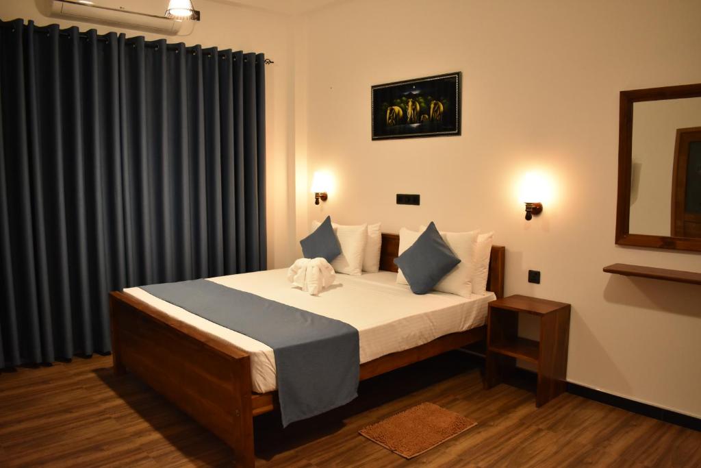 Forest Edge Safari Villa - 1