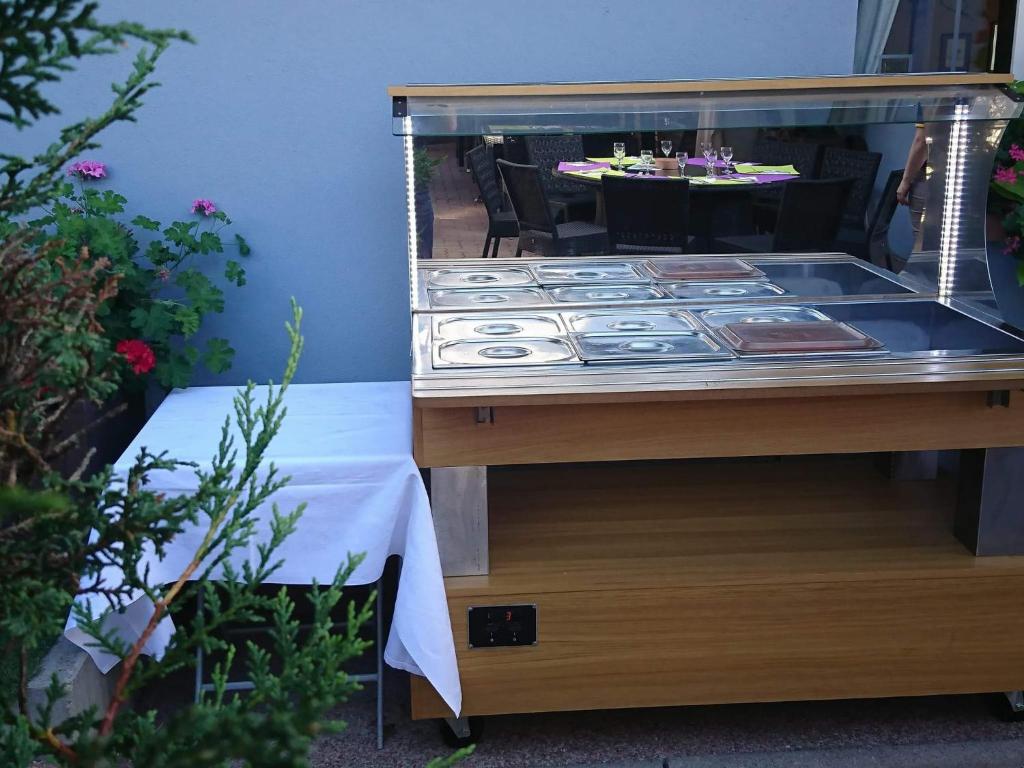 Fotografie z fotogalerie ubytování Logis Hotel Aux Comtes De Hanau v destinaci Ingwiller