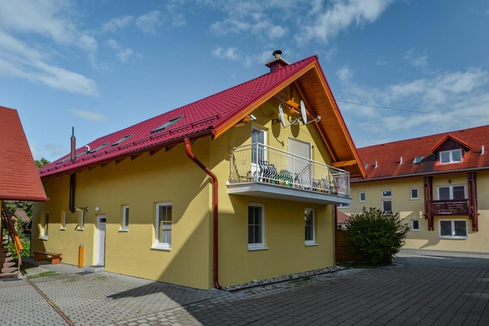 Budova, kde se ubytování v soukromí nachází