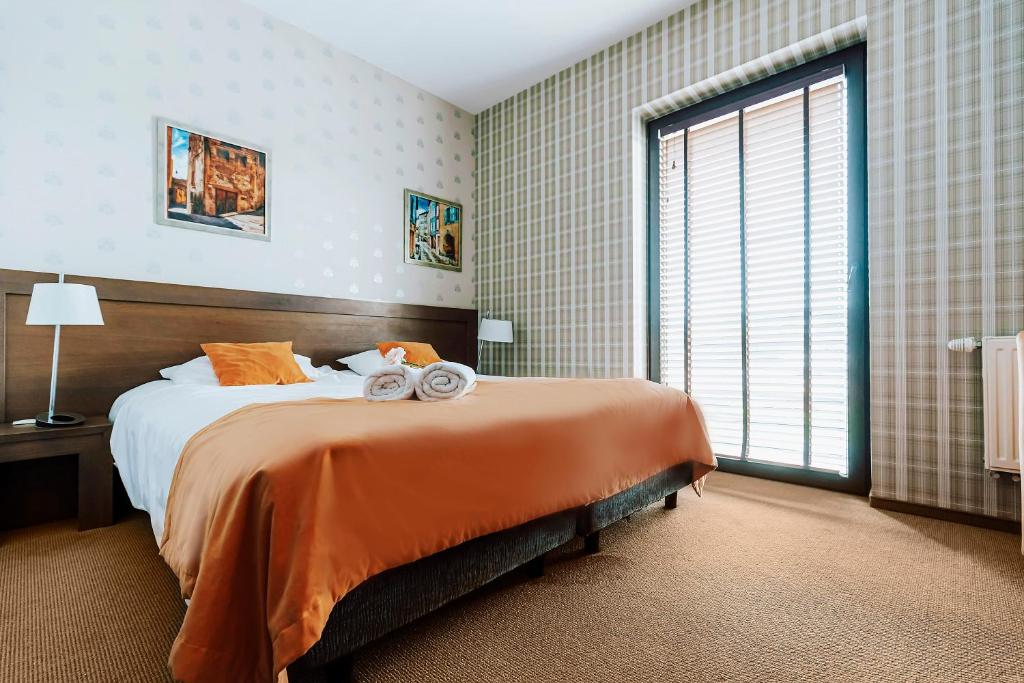 
Double or Twin Room with Private Bathroom
