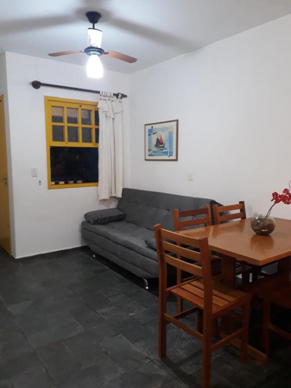  Residencial Colonial Amarelo a 150m da Praia de Mariscal