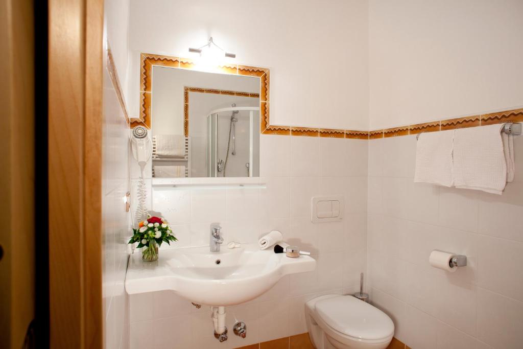 Kúpeľňa v ubytovaní Hotel-Garni Appartement Gartenheim