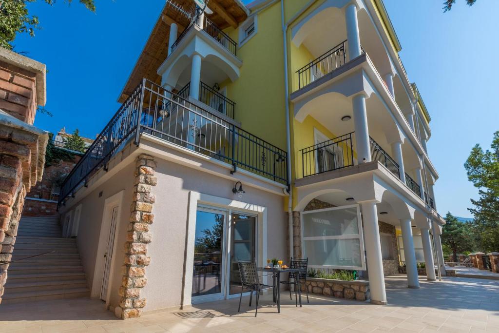 Budova, kde se apartmán nachází