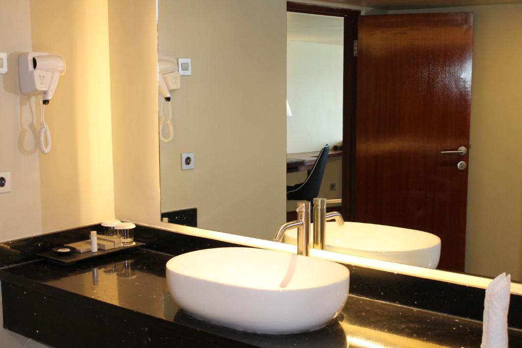 Doulos Phos The Ship Hotel - 7