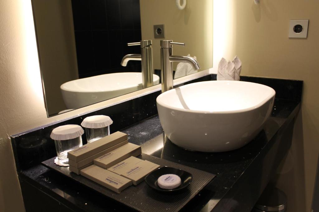 Doulos Phos The Ship Hotel - 10