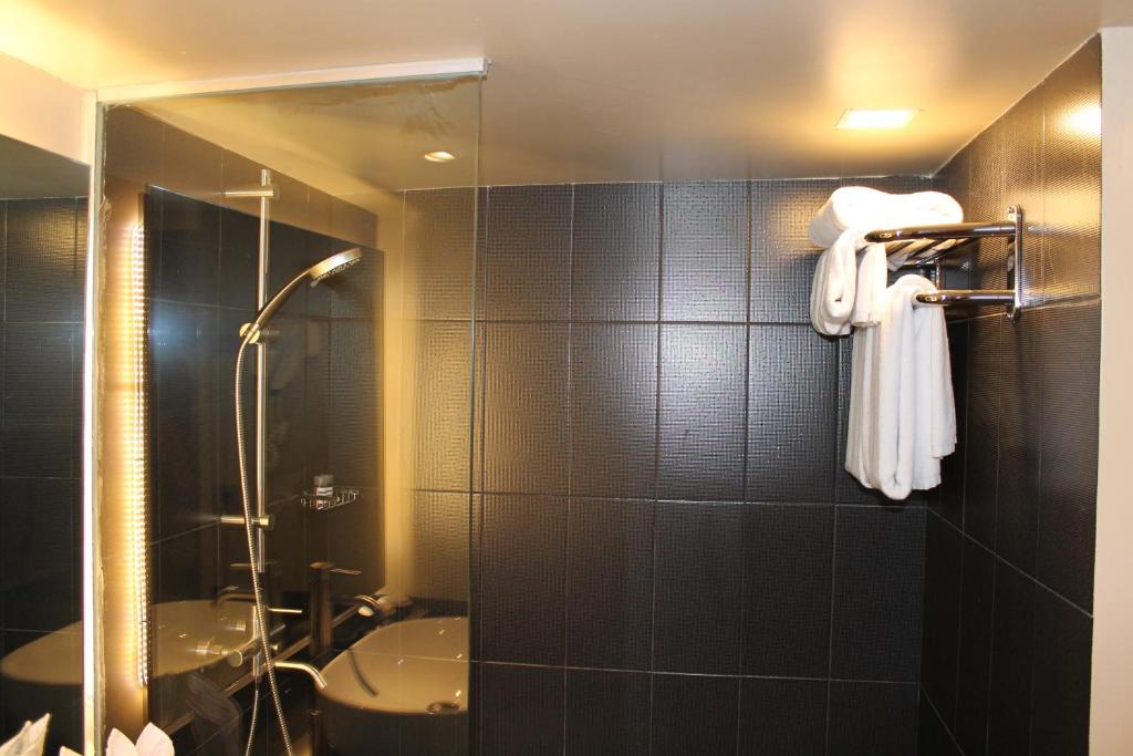 Doulos Phos The Ship Hotel - 6