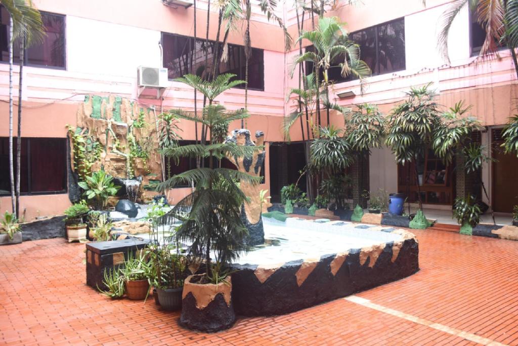 Zahrada ubytování RedDoorz Plus near RSCM Jakarta