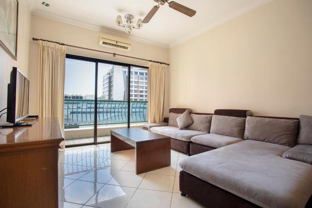 KK Vacation Apartments-Marina Court - STAY AND GET CASH REBATE - Three-Bedroom Apartment With City View