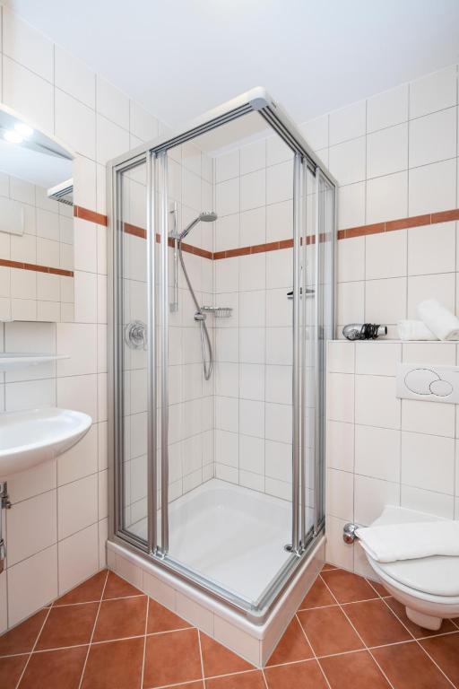 A bathroom at Alpenvital Tirol Appartements