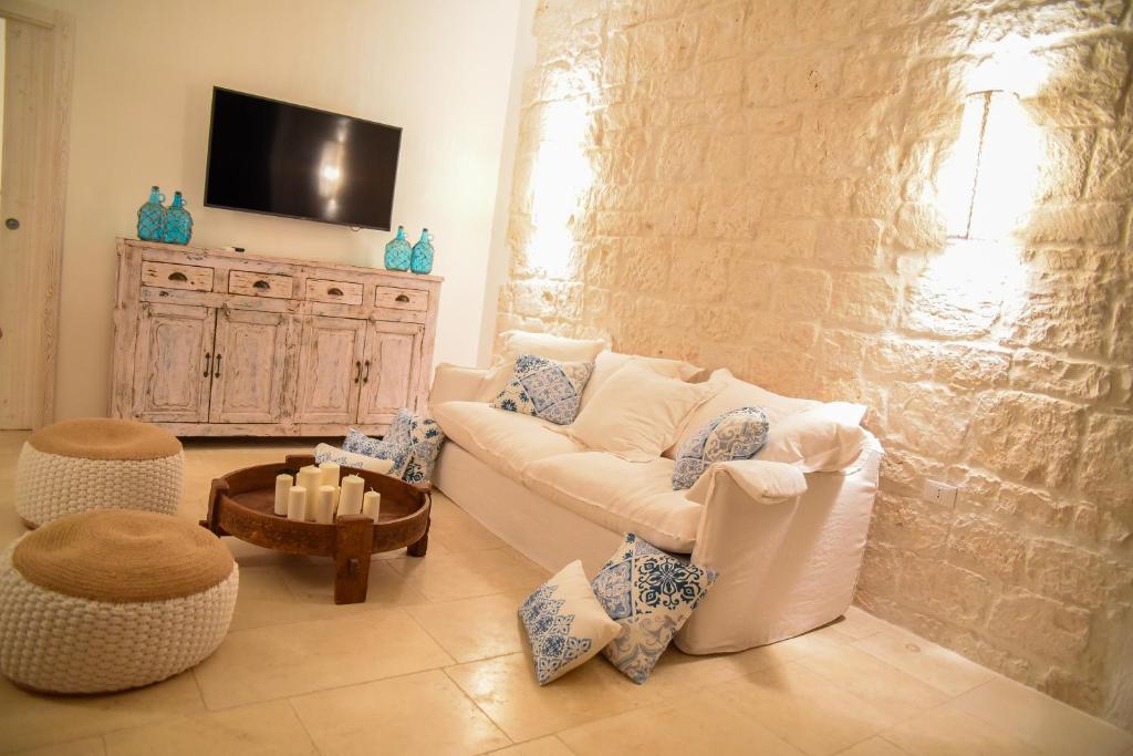 A seating area at Villa Amore Bianco