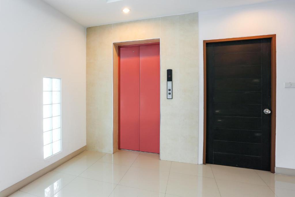 V-twin Donjan Service Apartment - Resim 19