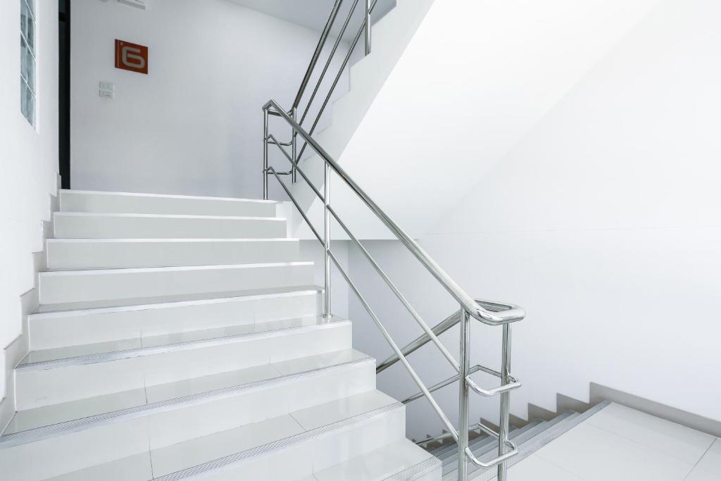 V-twin Donjan Service Apartment - Resim 18