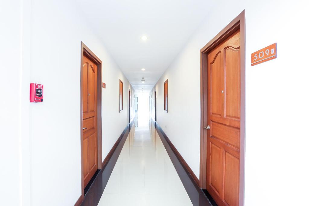 V-twin Donjan Service Apartment - Resim 17