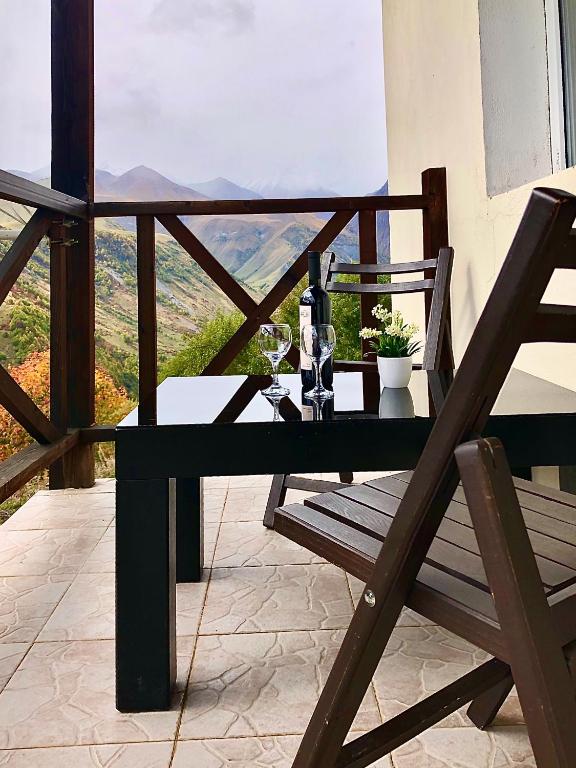 Nespecifikovaný výhled na hory nebo výhled na hory při pohledu z hotelu