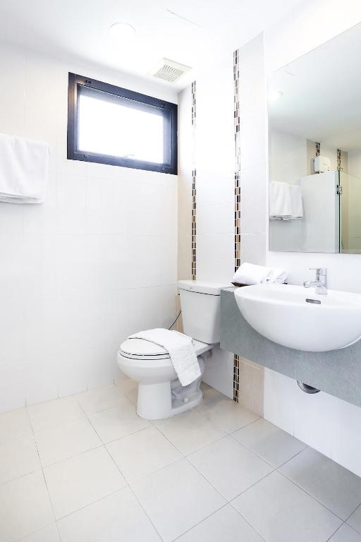 V-twin Donjan Service Apartment - Resim 20