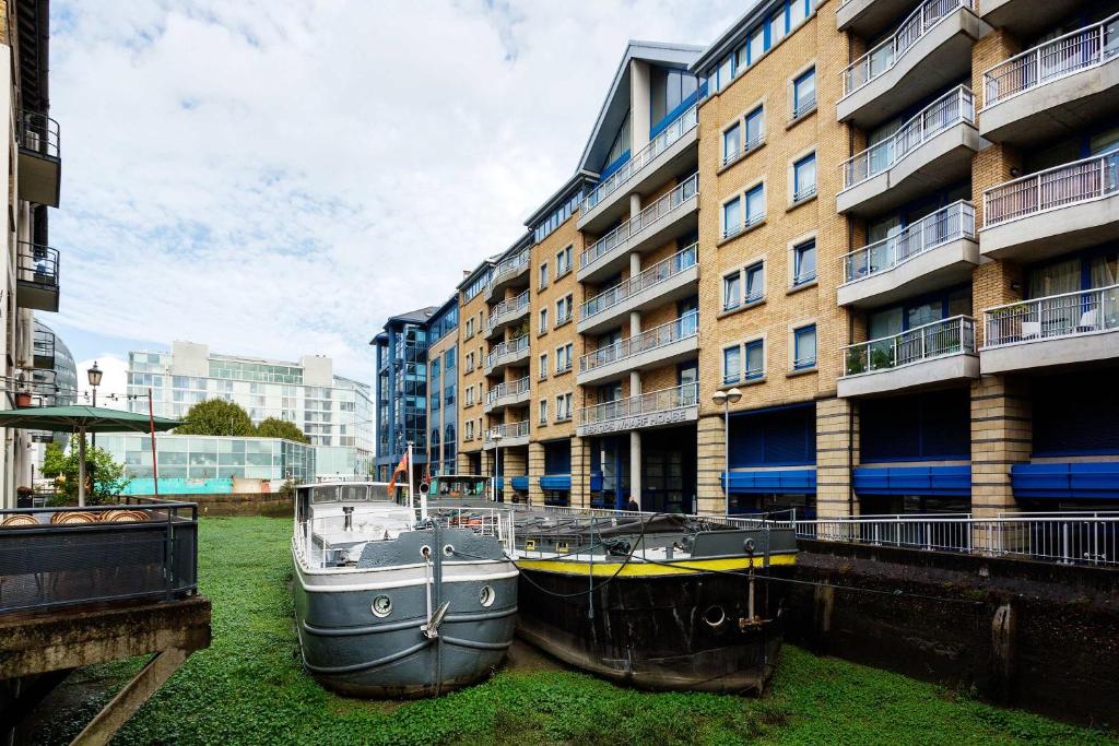 Veeve - Battersea Dock Hideaway