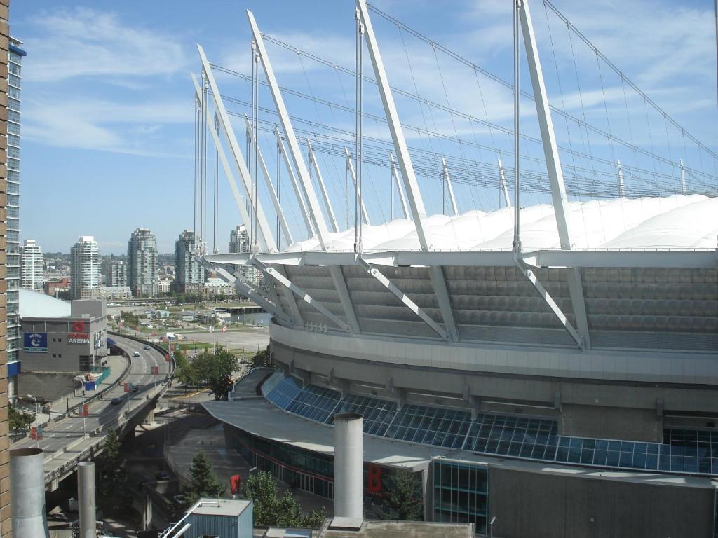 Vista generica su Vancouver o vista sulla città dall'interno dell'hotel