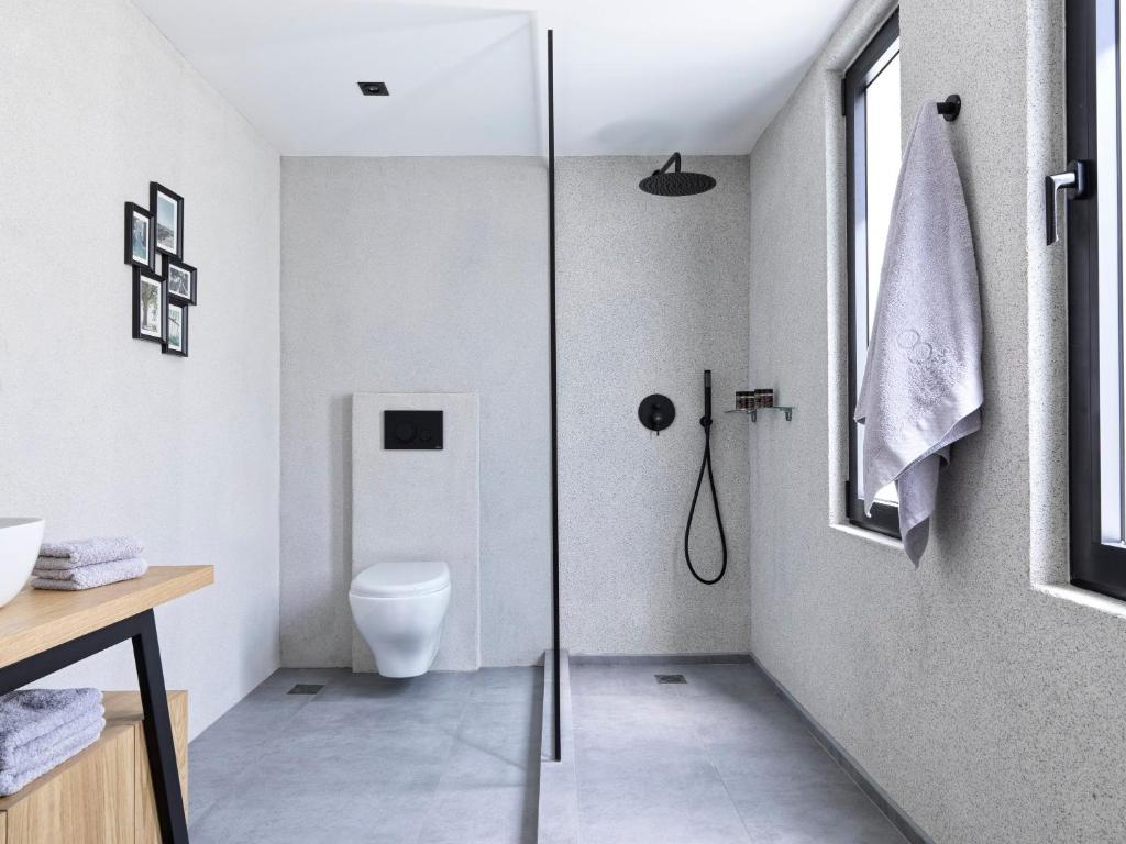 Kúpeľňa v ubytovaní Kolonaki 8 - Design Suites & Lofts