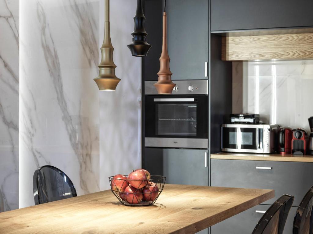 Kuchyňa alebo kuchynka v ubytovaní Kolonaki 8 - Design Suites & Lofts