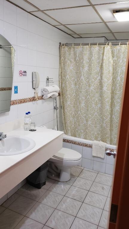 Koupelna v ubytování Hotel Ramada
