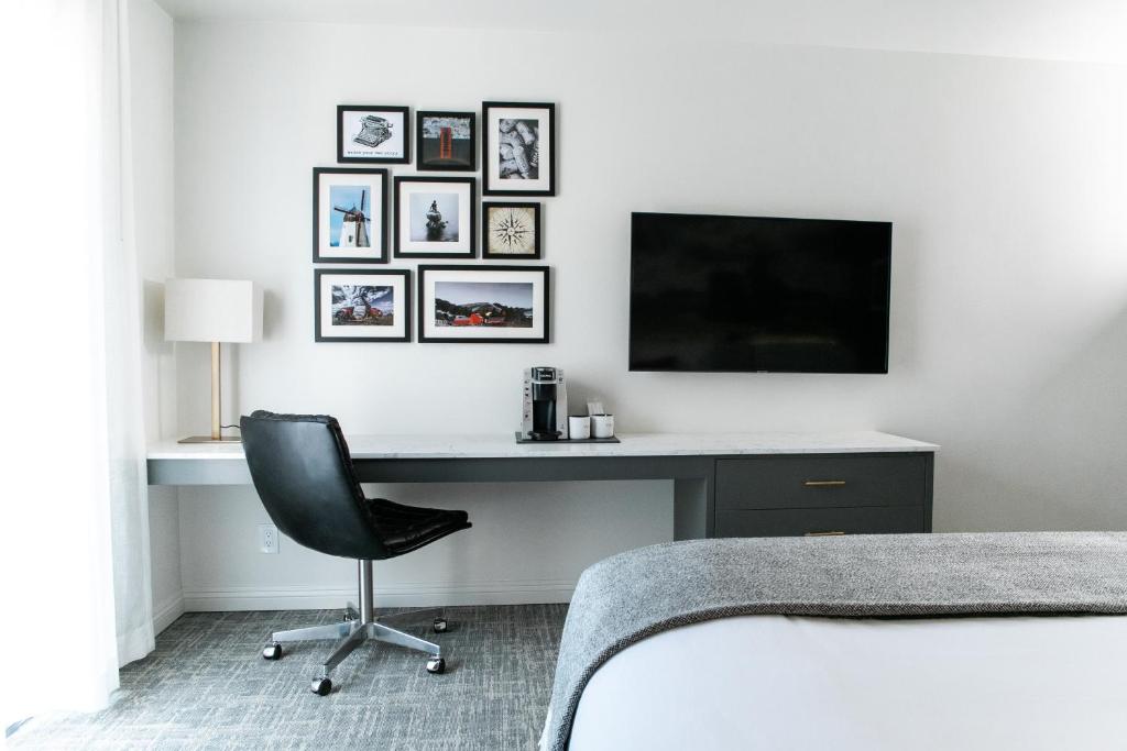 Vinland Hotel and Lounge - Superior King - ADA
