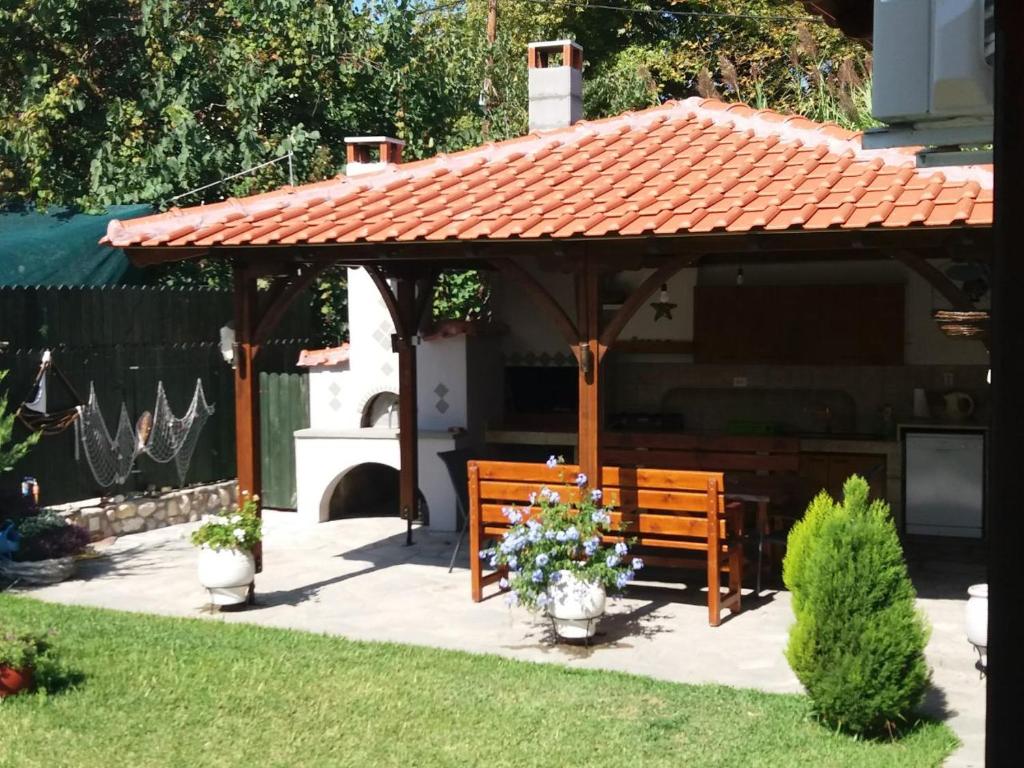 Vonkajšia záhrada v ubytovaní Vourvourou Antonis House