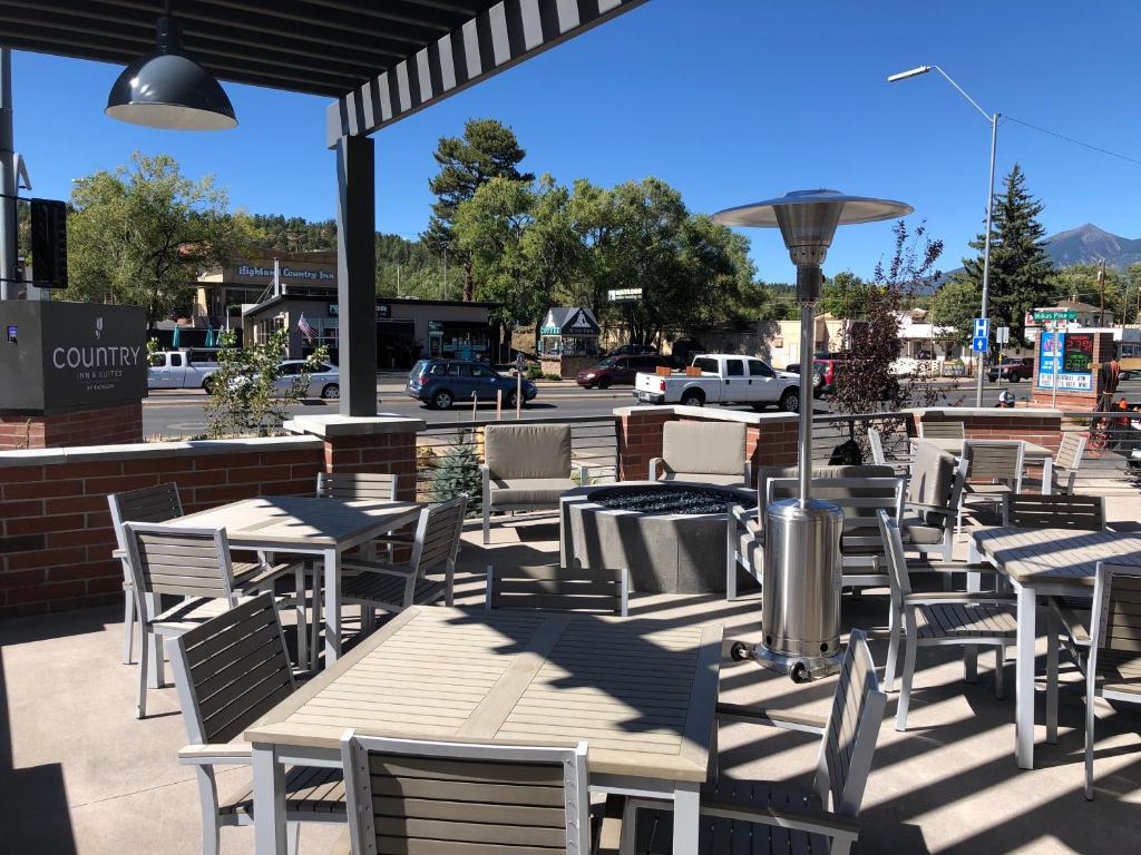 Country Inn & Suites by Radisson, Flagstaff Downtown, AZ photo