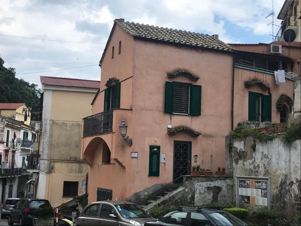 The building in which the holiday home is located