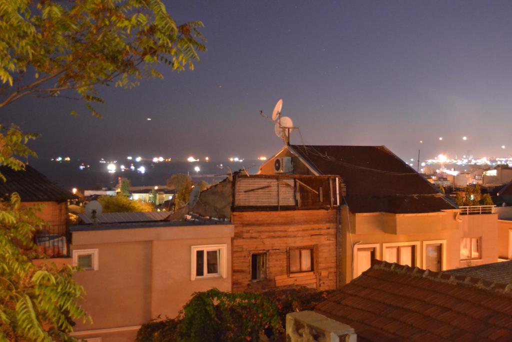 Nespecifikovaný výhled na destinaci Istanbul nebo výhled na město při pohledu z hotelu