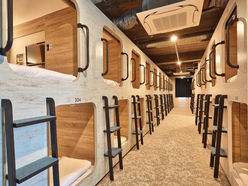 cabin & hotel retime