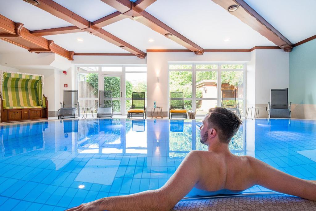 Bazén v ubytování Hotel Celler Tor nebo v jeho okolí