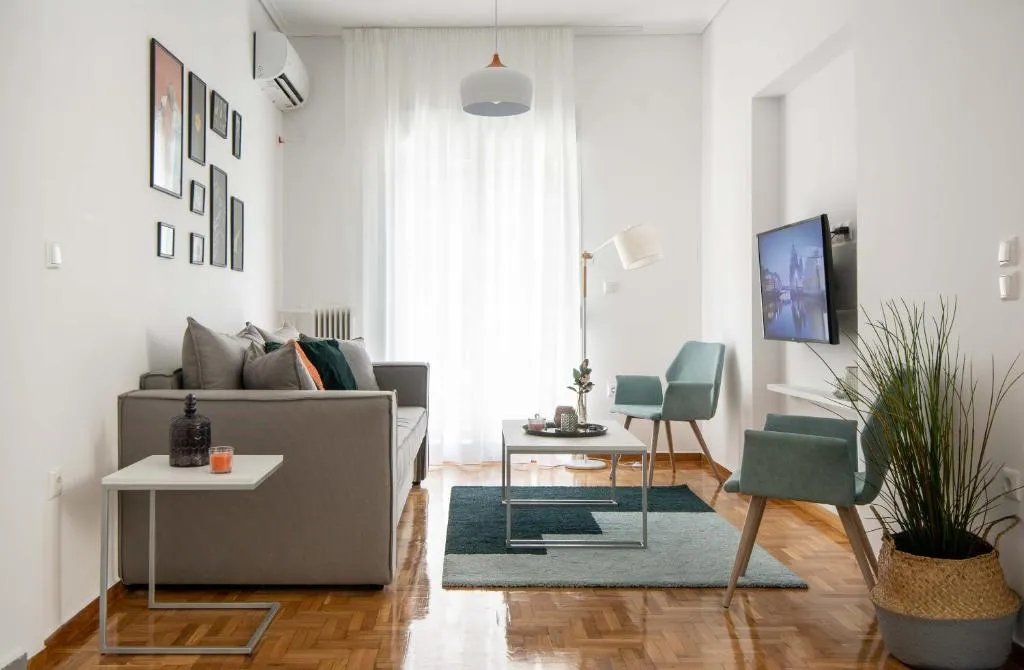 Travellers Hut apartment in Neos Kosmos, Athens, Greece
