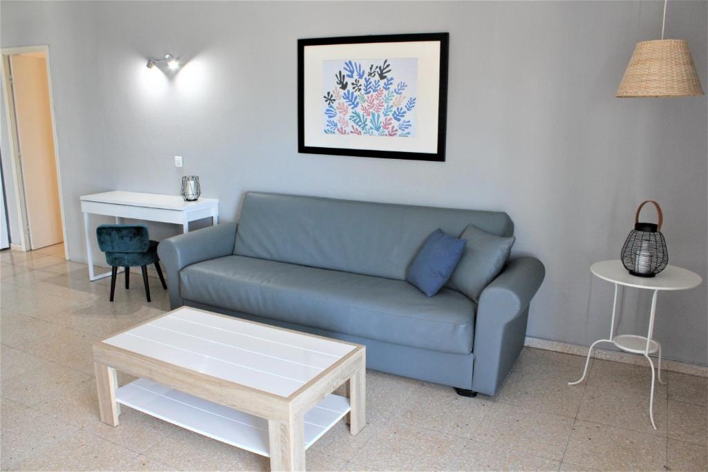 Posedenie v ubytovaní Apartamento con vistas, playa y WIFI