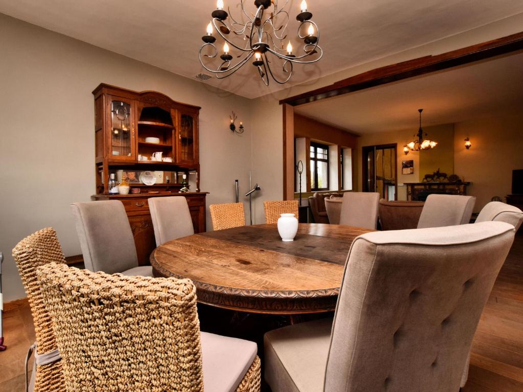 Posezení v ubytování Holiday Home in Ardennes with Sauna