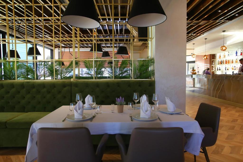 Portik Hotel - Image 3