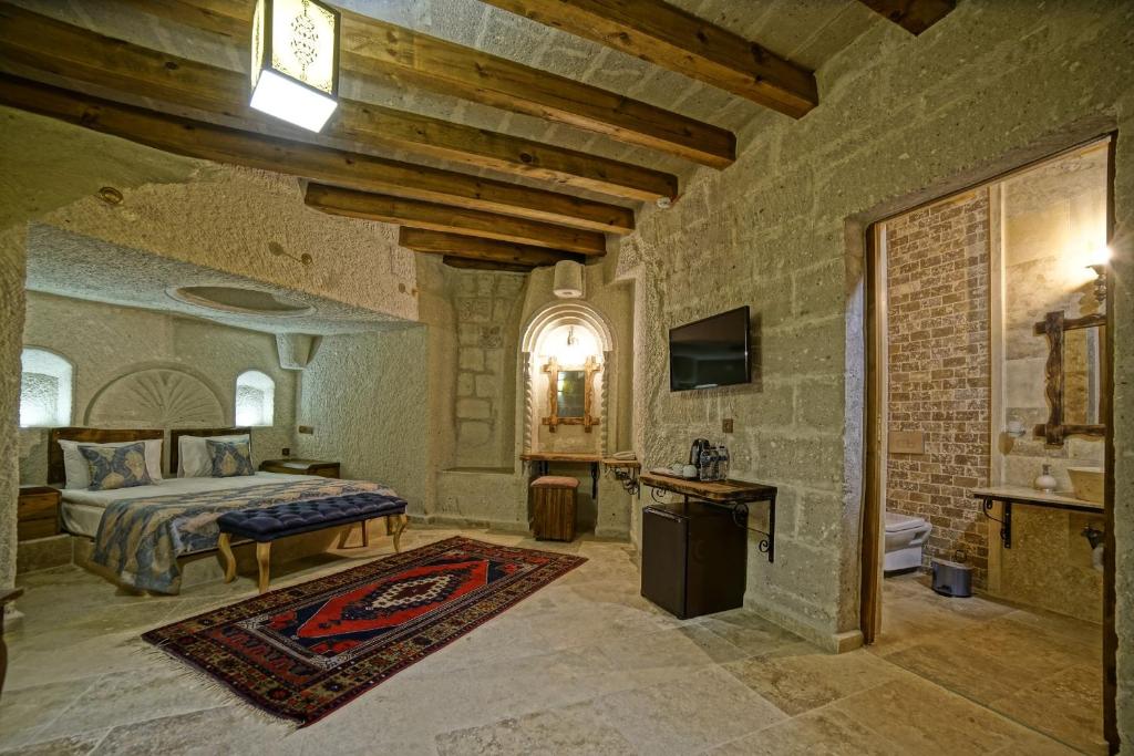 Risus Cave Suites - 3
