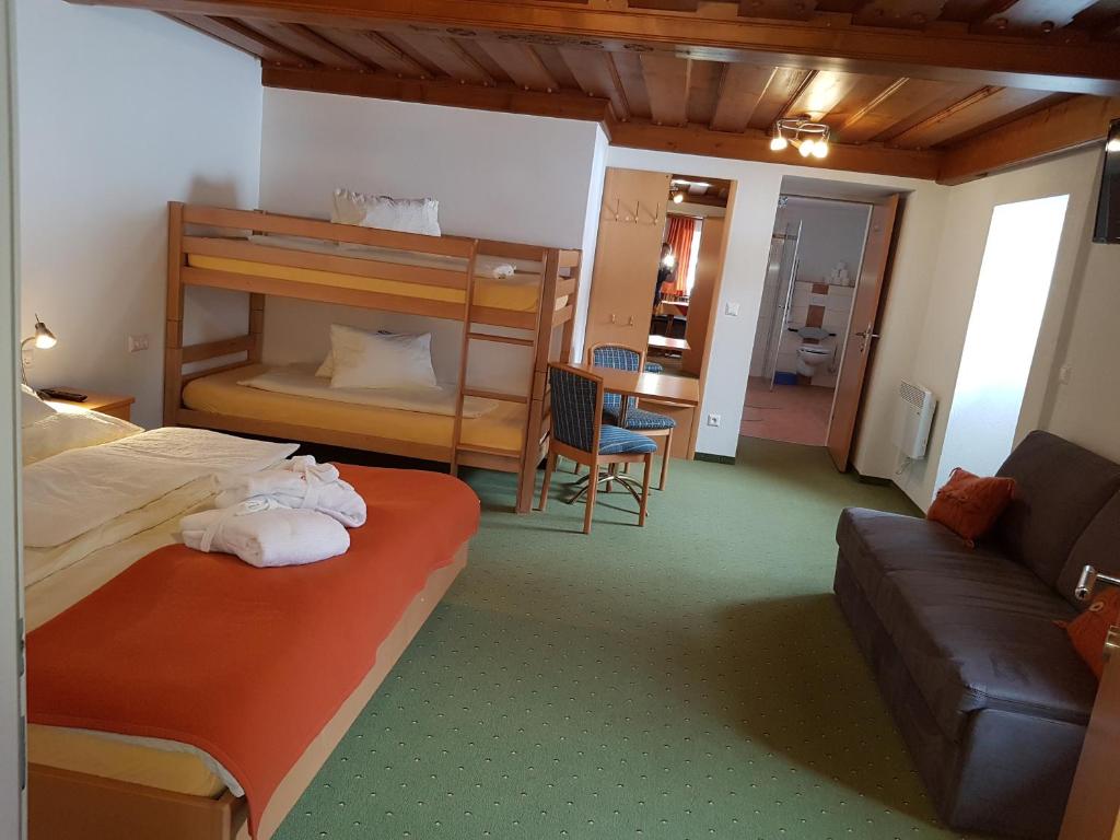 Postel nebo postele na pokoji v ubytování Der Perweinhof