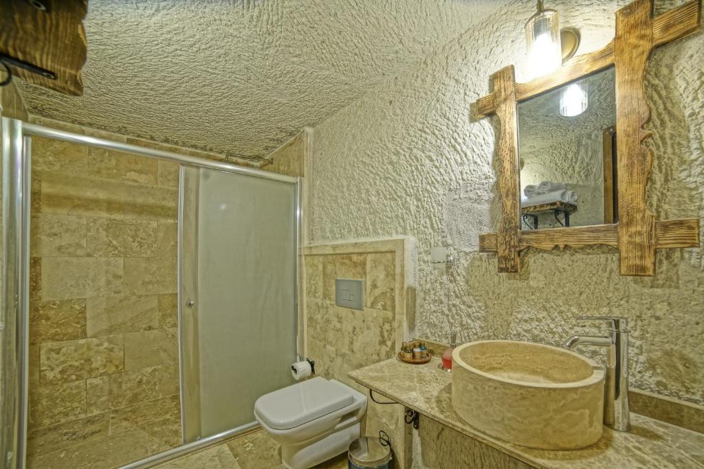Risus Cave Suites - 19