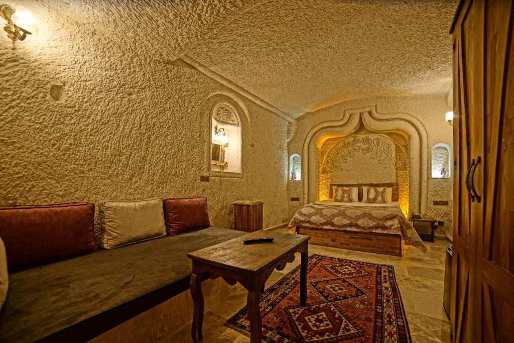Risus Cave Suites - 15
