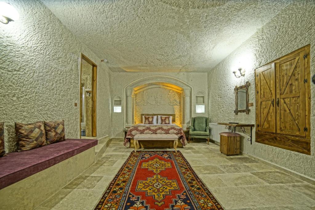 Risus Cave Suites - 13