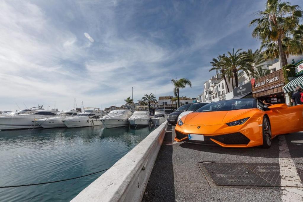 Puerto Banus 2linea playa,piscina y parking - Appartement Met één Slaapkamer