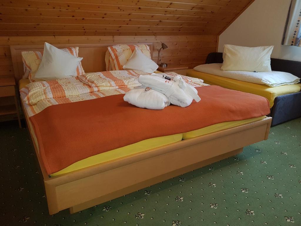 Postel nebo postele na pokoji v ubytování Der Perweinhof