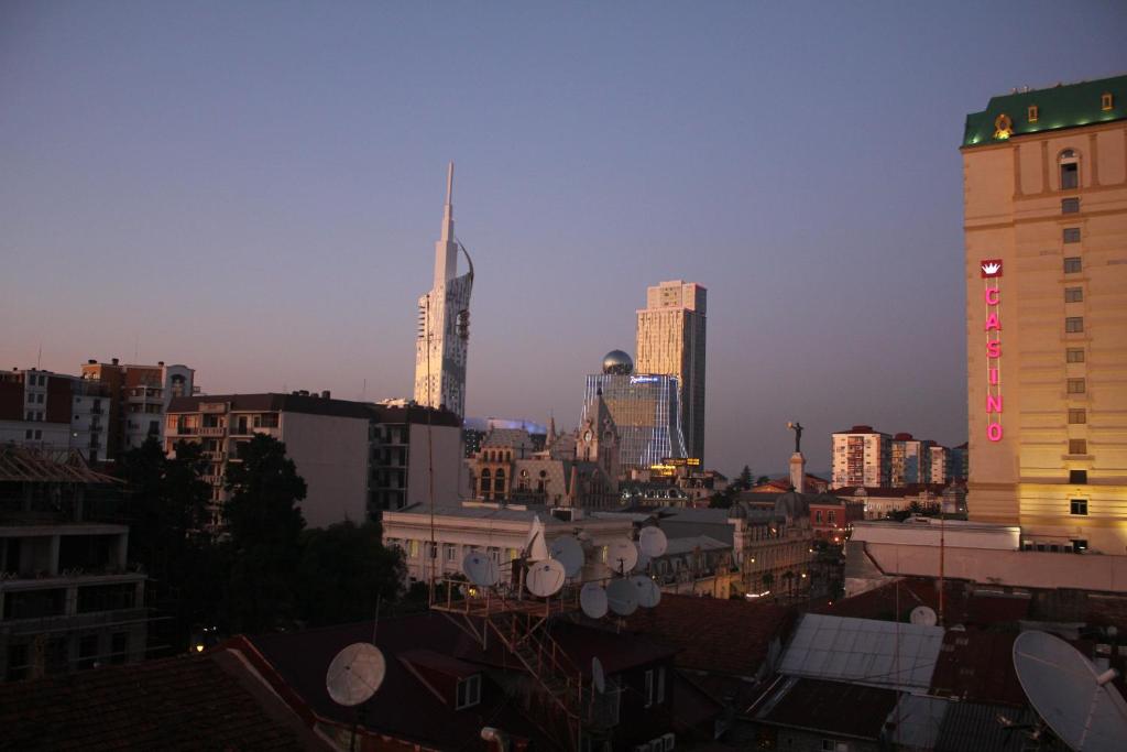 Nespecifikovaný výhled na destinaci Batumi nebo výhled na město při pohledu z hotelu