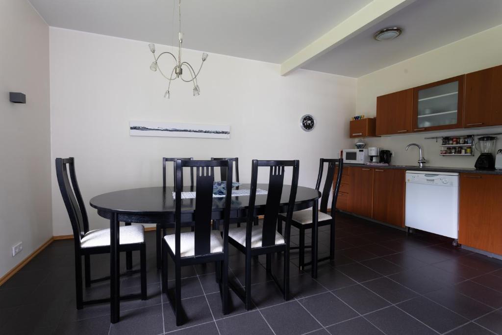 Kuchyň nebo kuchyňský kout v ubytování Guesthouse Dalbaer
