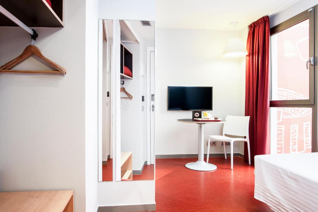 Ciutat Vella - Resim 14