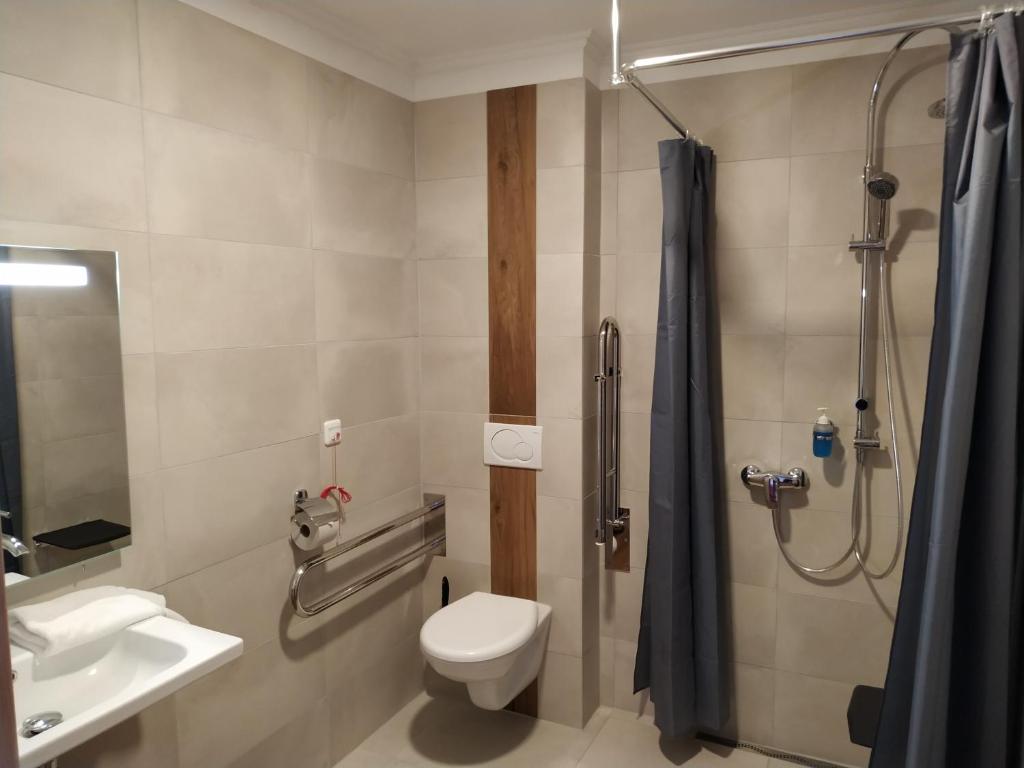 Koupelna v ubytování Anna SPA & Wellness Hotel Nejdek