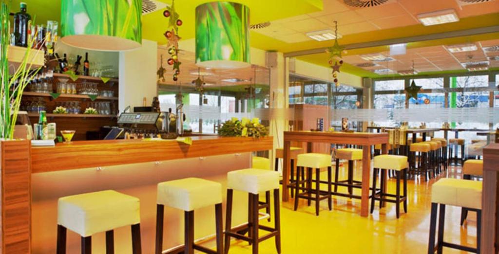 Restaurace v ubytování Hotel Greenrooms