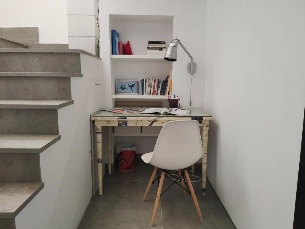 Knihovna v apartmánu