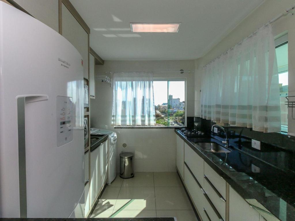  Aluguel Apartamento 2 quartos sendo 1 suíte / Bombas-SC